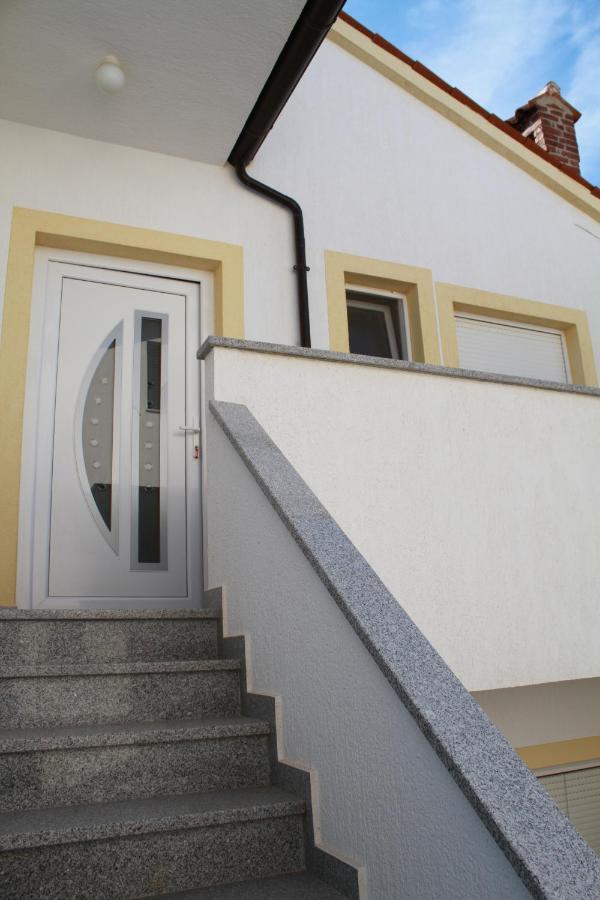Apartment Mia Vinkuran Esterno foto
